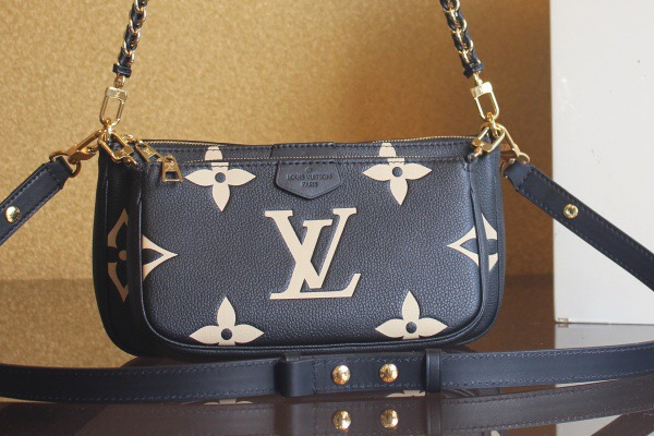 루이비통 멀티 포쉐트 악세수아 모노그램 앙프레뜨  MM45777 H5