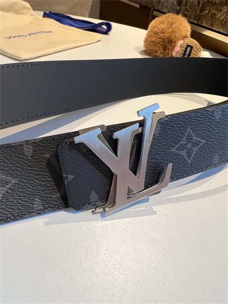 루이비통 2022 남성용 벨트 LV046 BT1