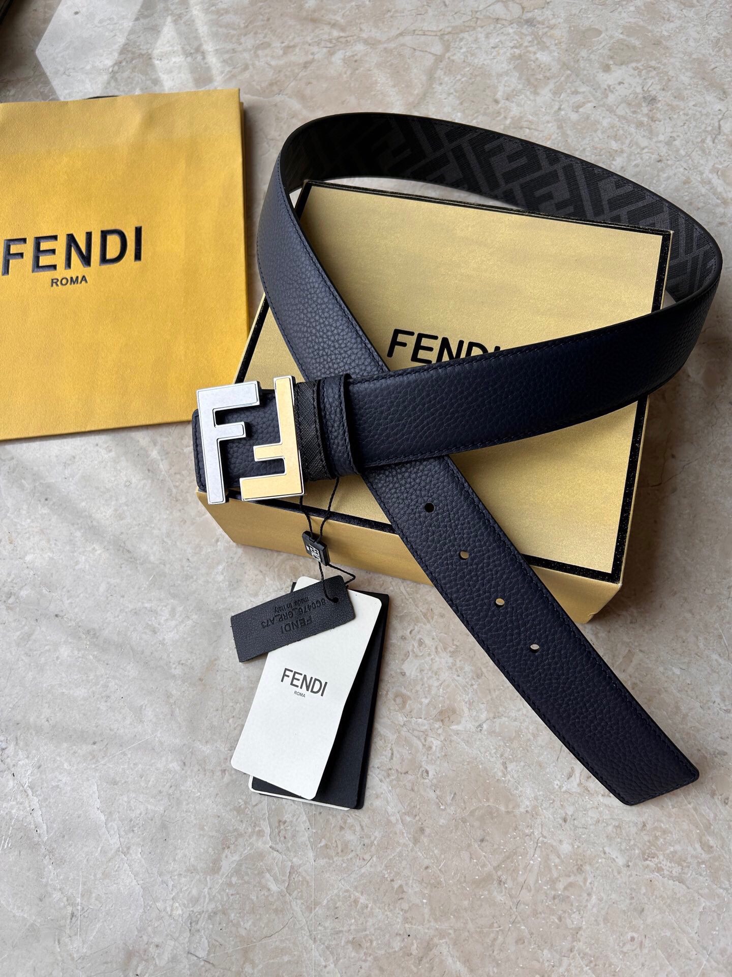 펜디 2023 남성용 양면벨트 FD028 GD