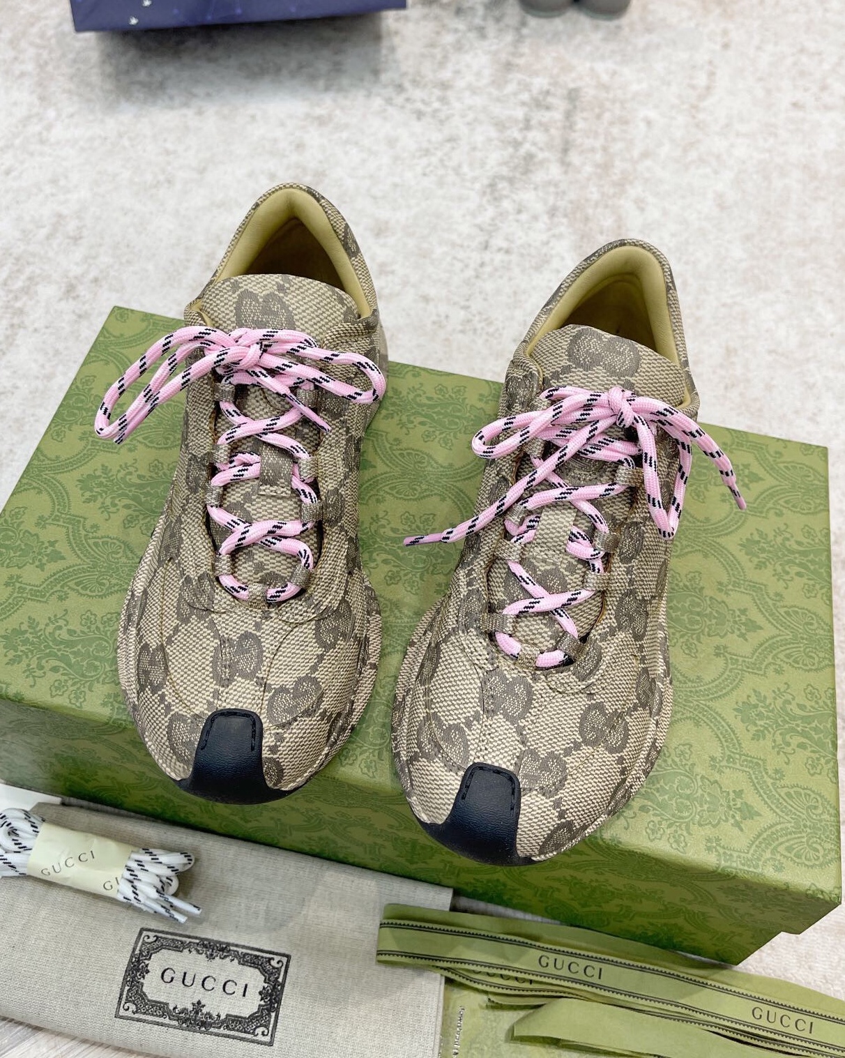 구찌 2024 여성용 스니커즈  WA3073 SH-D