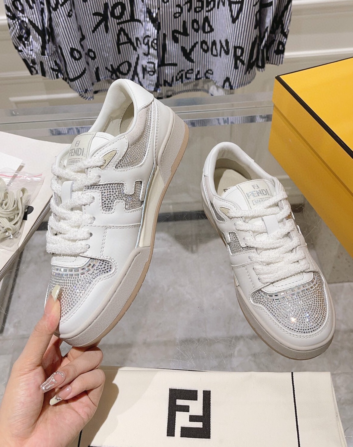 펜디 2024 여성용 스니커즈 WA3096 SH-D