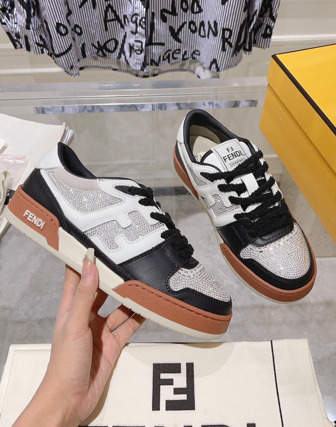 펜디 2024 여성용 스니커즈 WA3098 SH-D