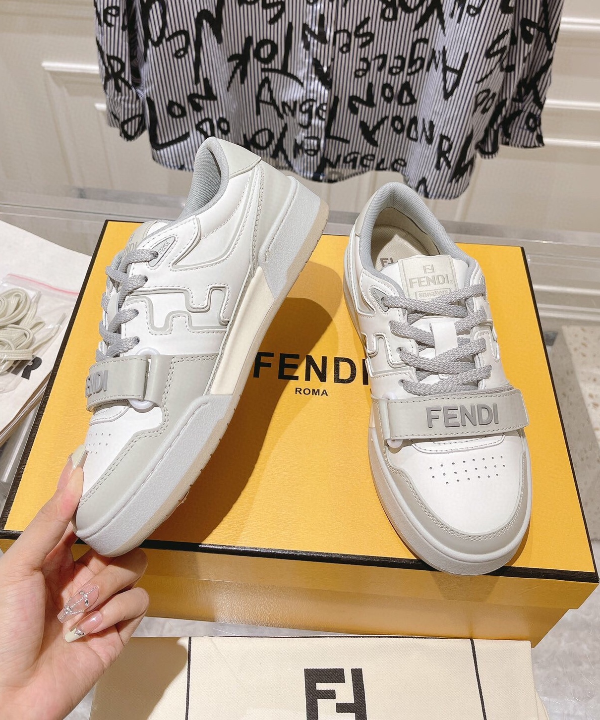 펜디 2024 여성용 스니커즈 WA3103 SH-D