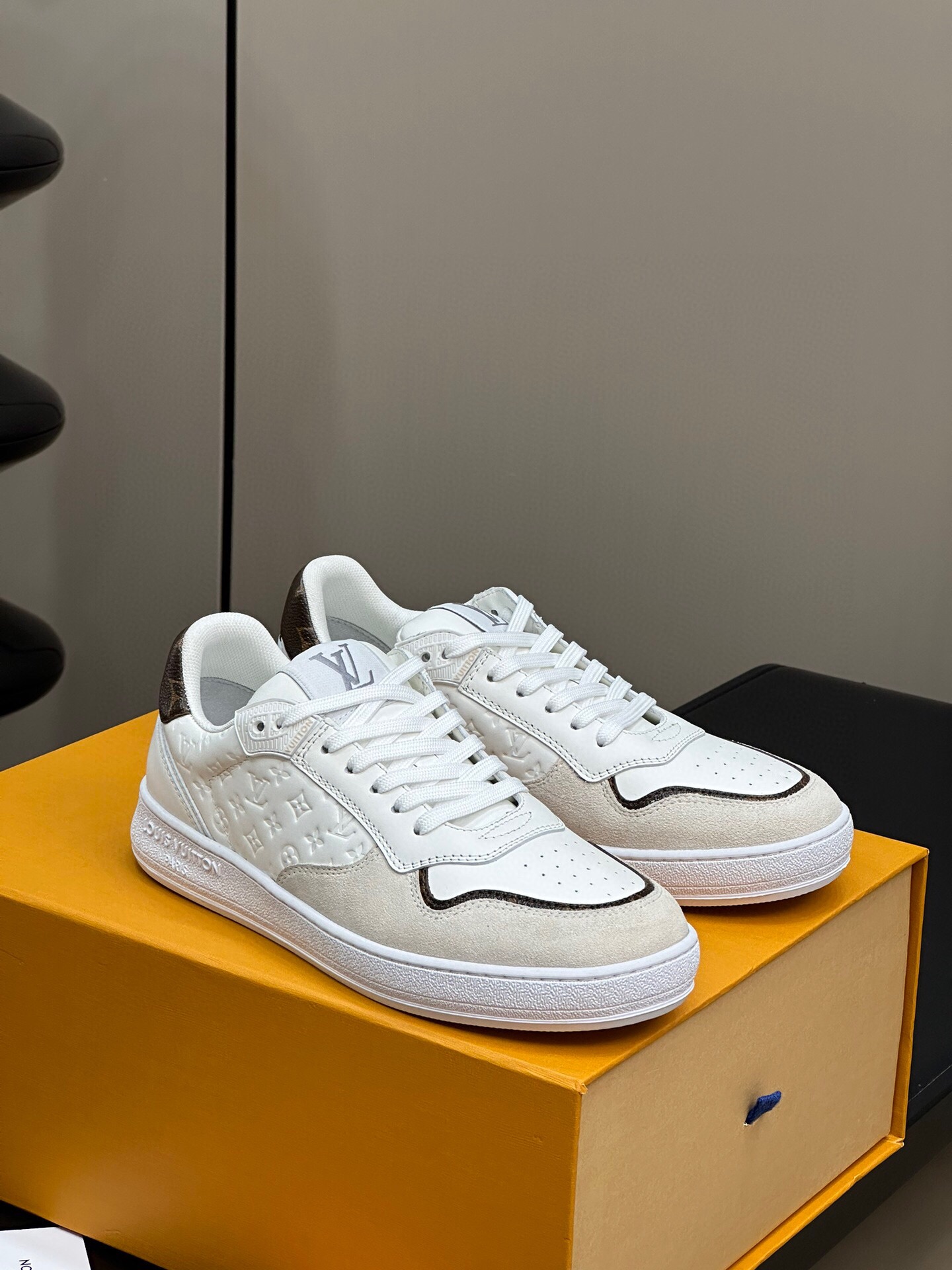 루이비통 2024 여성용 스니커즈 WA3279 OS