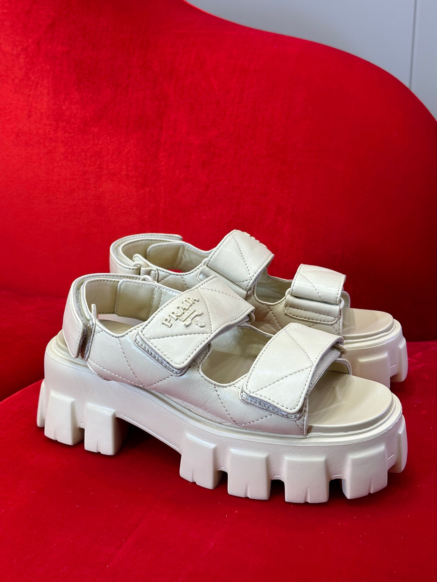 프라다 2024 여성용 샌들 WA3313 OS