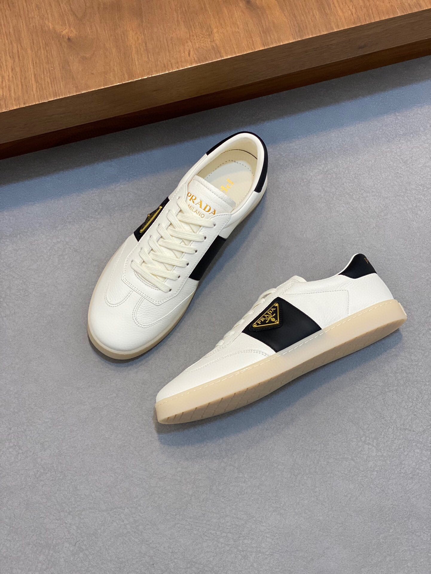 프라다 2024 남성용 스니커즈 PD478 SH-E