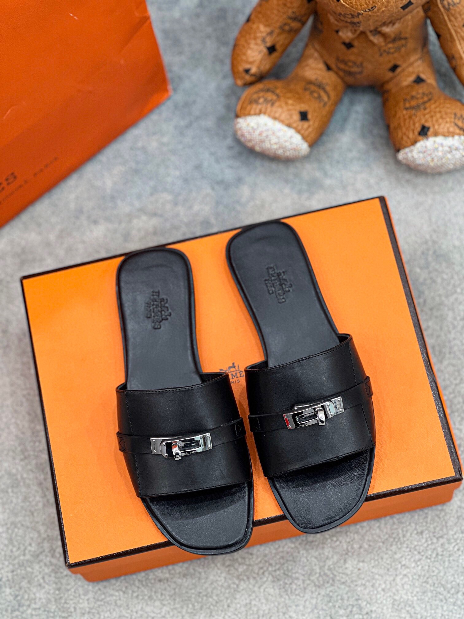 에르메스 2024 여성용  슬리퍼 WA3656 DN