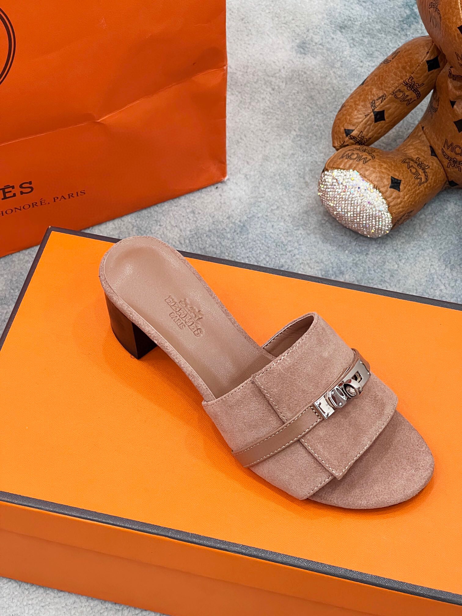 에르메스 2024 여성용  슬리퍼 WA3675 DN