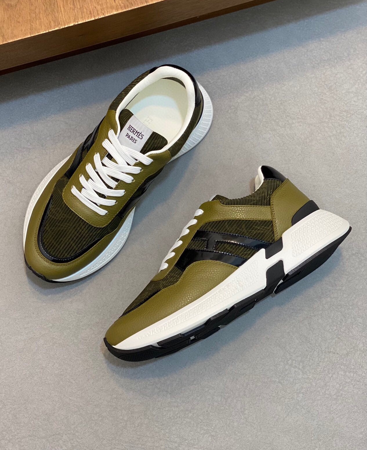 에르메스 2024 남성용 스니커즈 HM357 SH-E