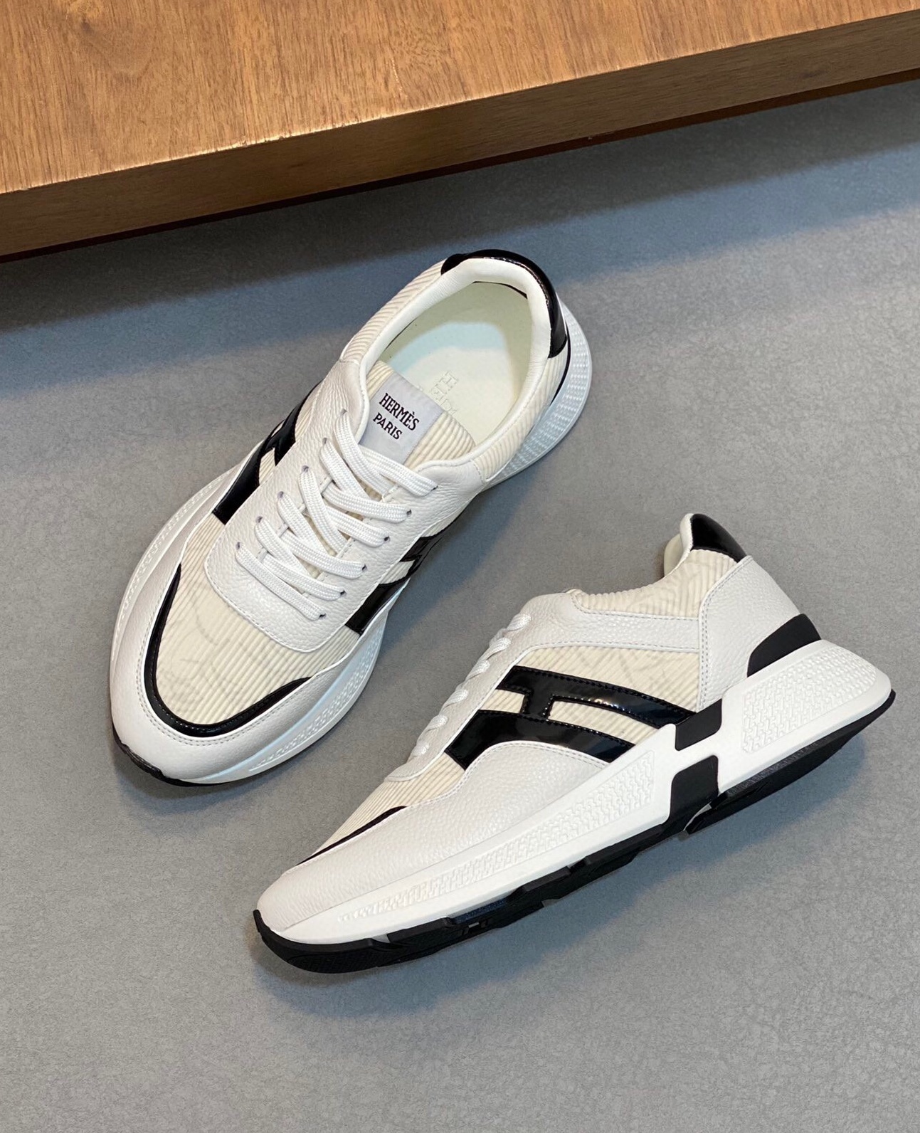 에르메스 2024 남성용 스니커즈 HM358 SH-E