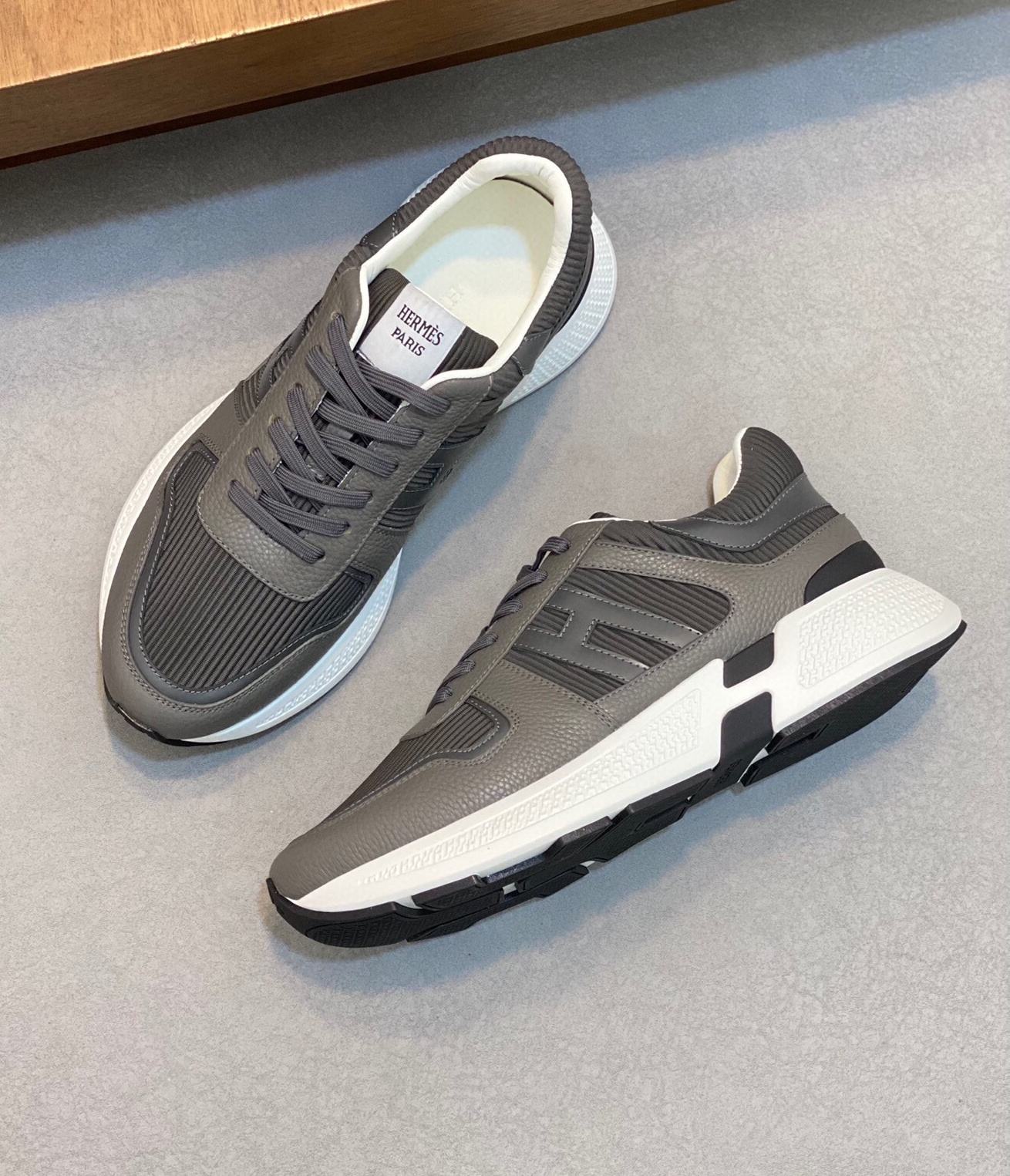 에르메스 2024 남성용 스니커즈 HM359 SH-E