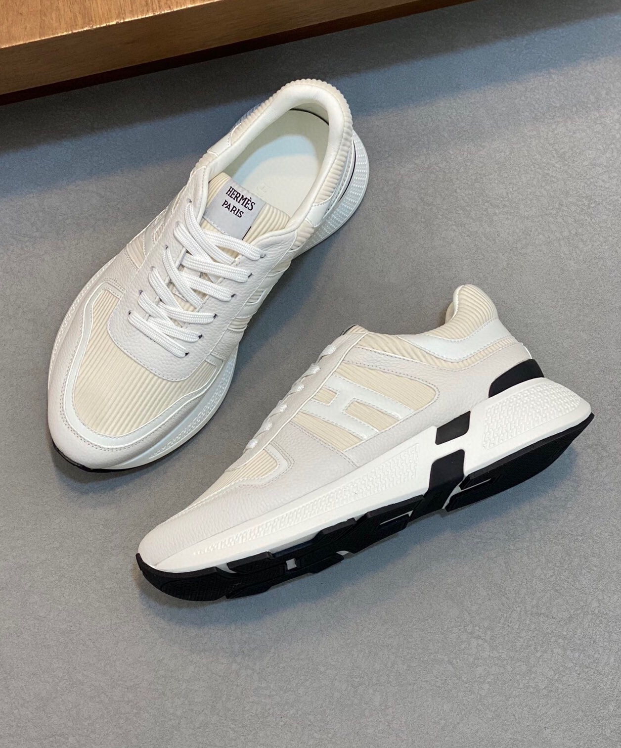 에르메스 2024 남성용 스니커즈 HM363 SH-E