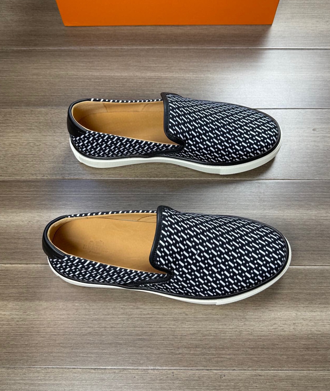 에르메스 2024 남성용 스니커즈 HM366 SH-E