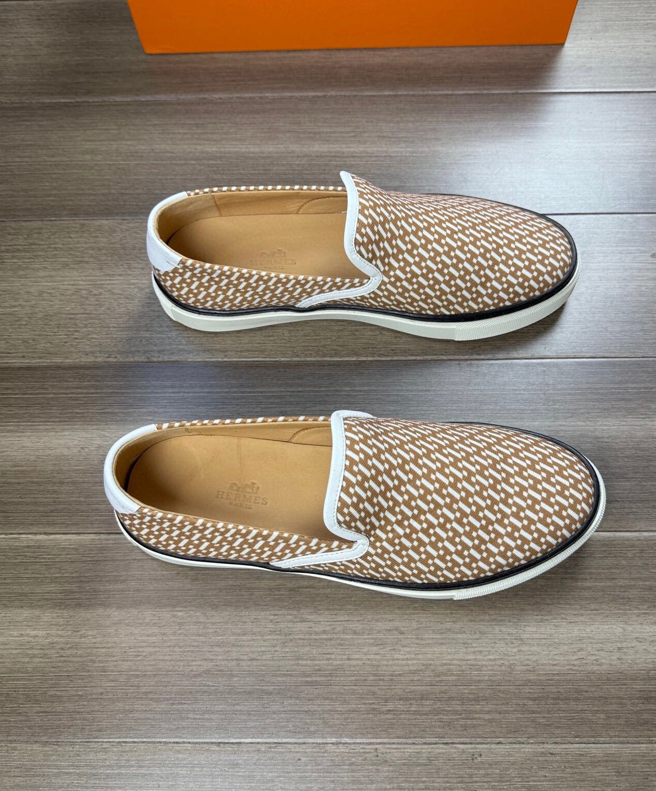 에르메스 2024 남성용 스니커즈 HM369 SH-E