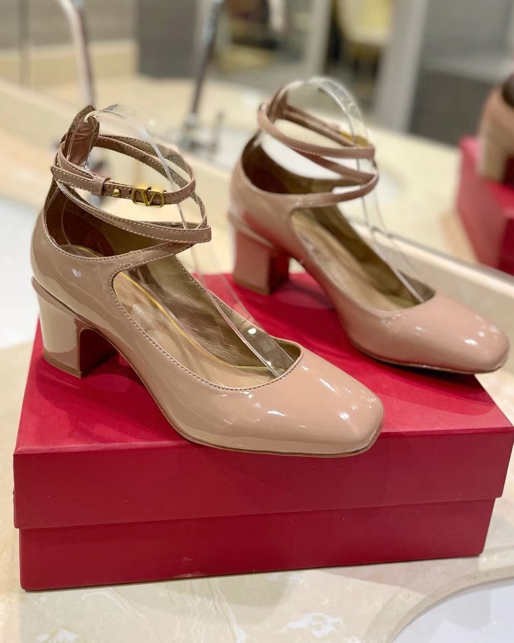 발렌티노 2024 여성용 펌프스WA3890 DN