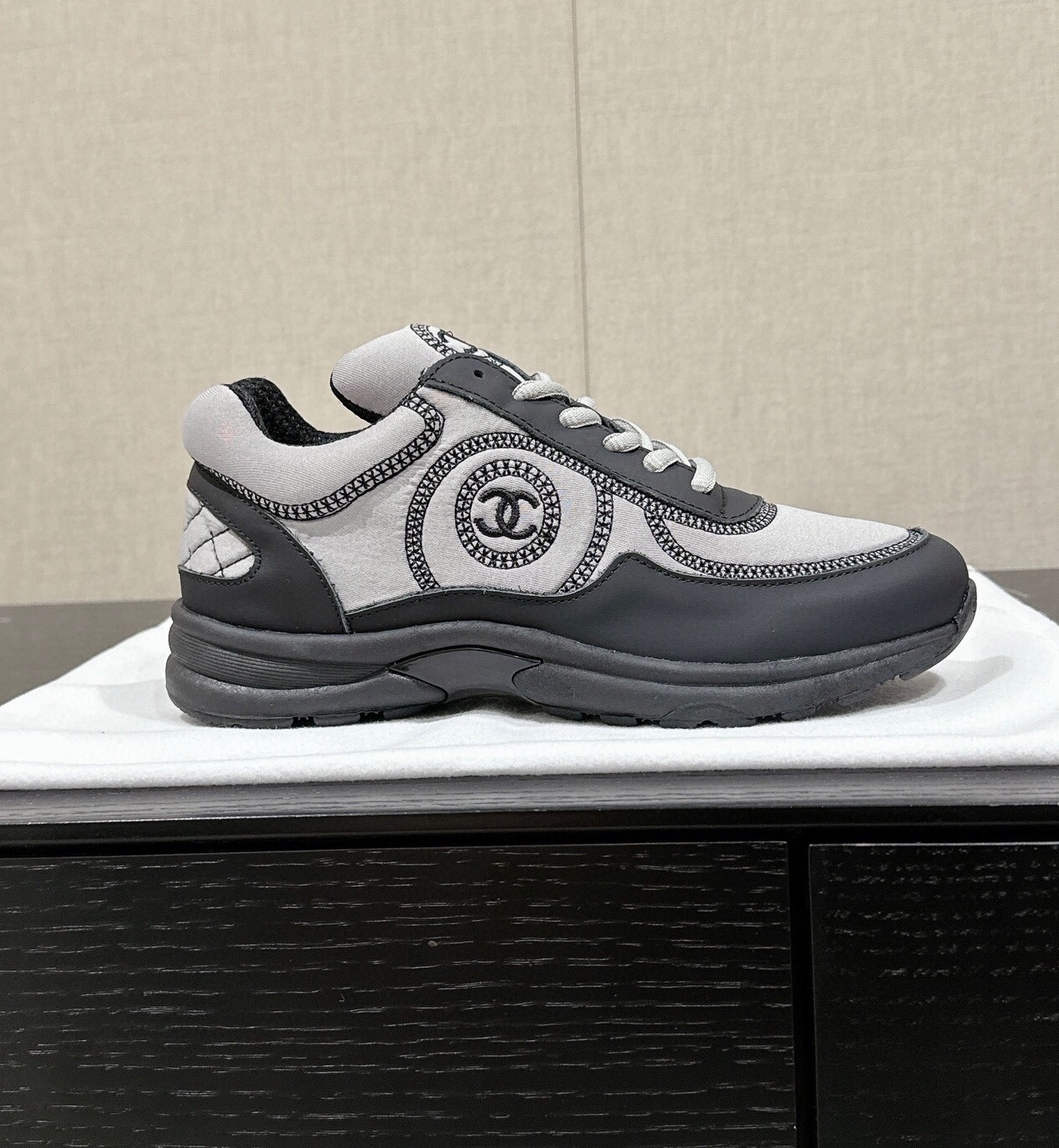 샤넬 2024 여성용 스니커즈 WA4040 DN