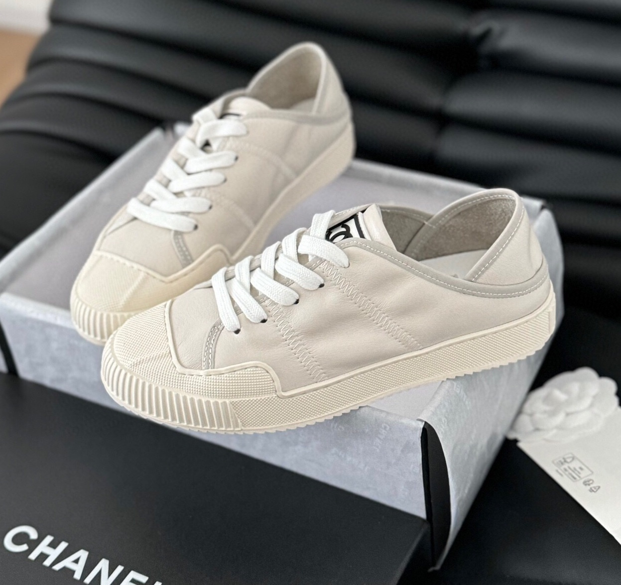 샤넬 2024 여성용 스니커즈 WA4051 DN