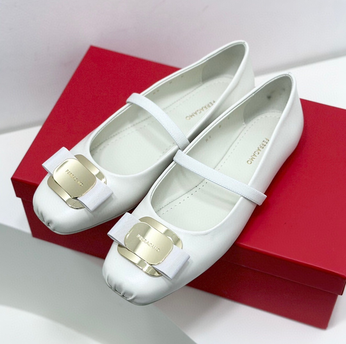 페레가모  2024 여성용 플랫 슈즈 WA4078 DN