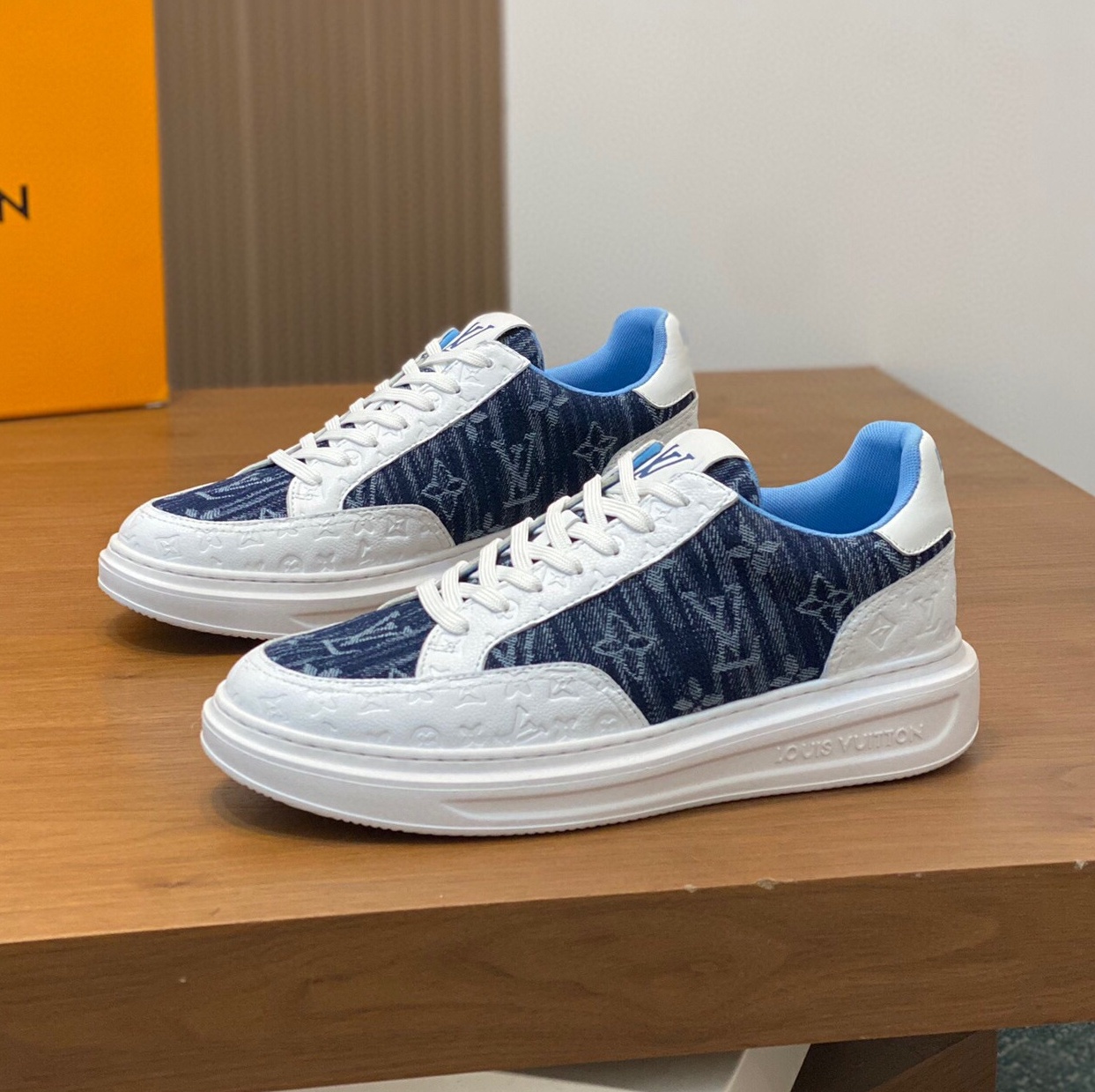 루이비통 2024 남성용 스니커즈 LV645 SH-E