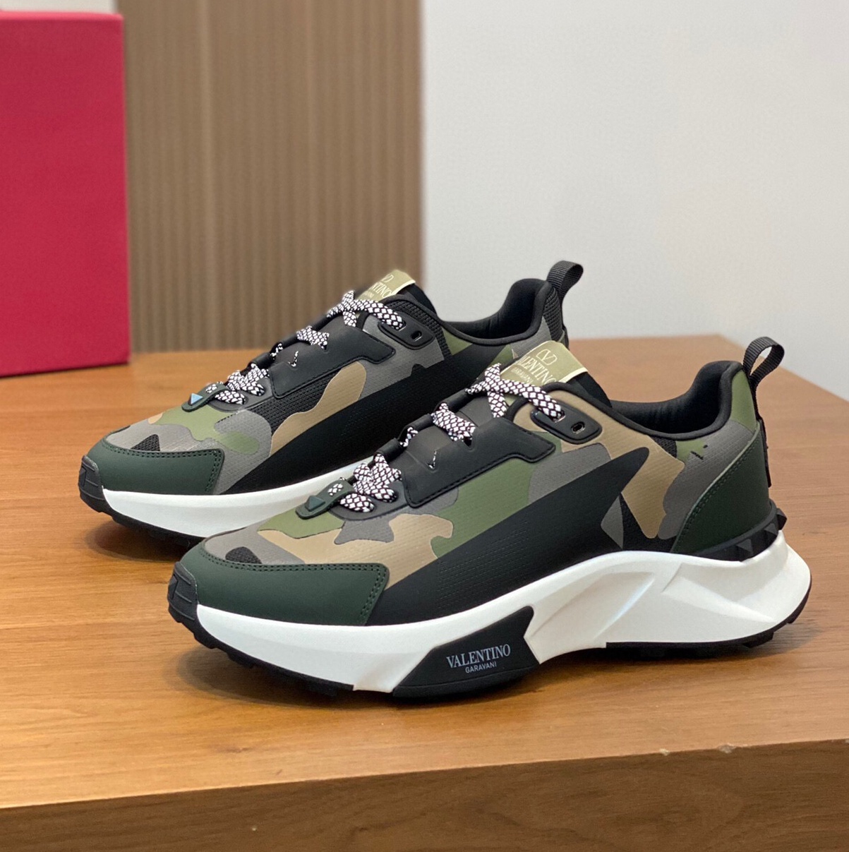 발렌티노 2024 남성용 스니커즈 VT205 SH-E