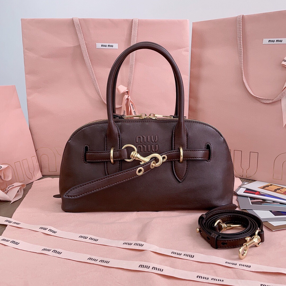 미우미우 아방뛰르 나파 레더 탑핸들 토트백 5BB168
