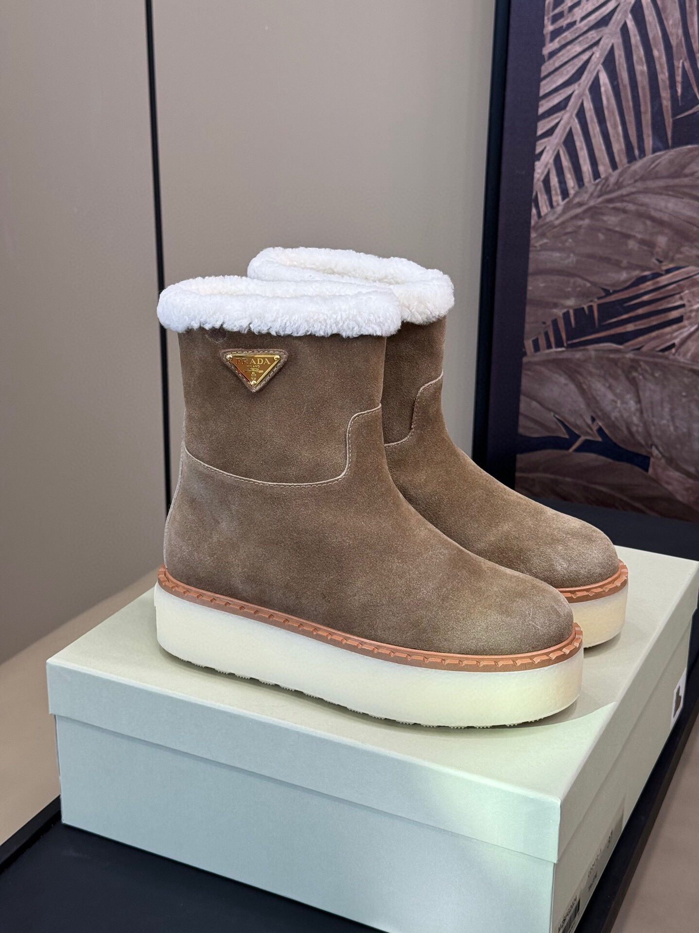 프라다 2024 여성용 울 부츠 WA4515 DN