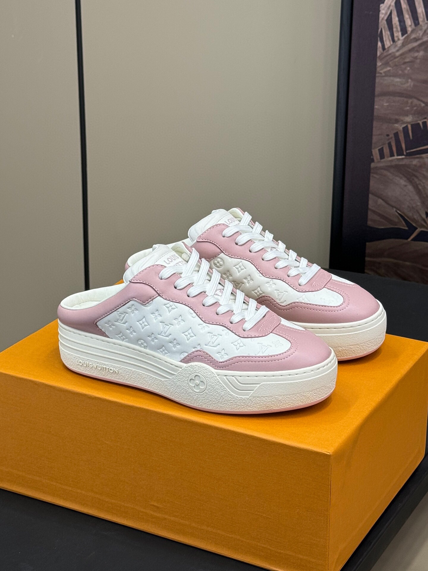 루이비통 2024 여성용 뮬 슬리퍼 WA4572 DN