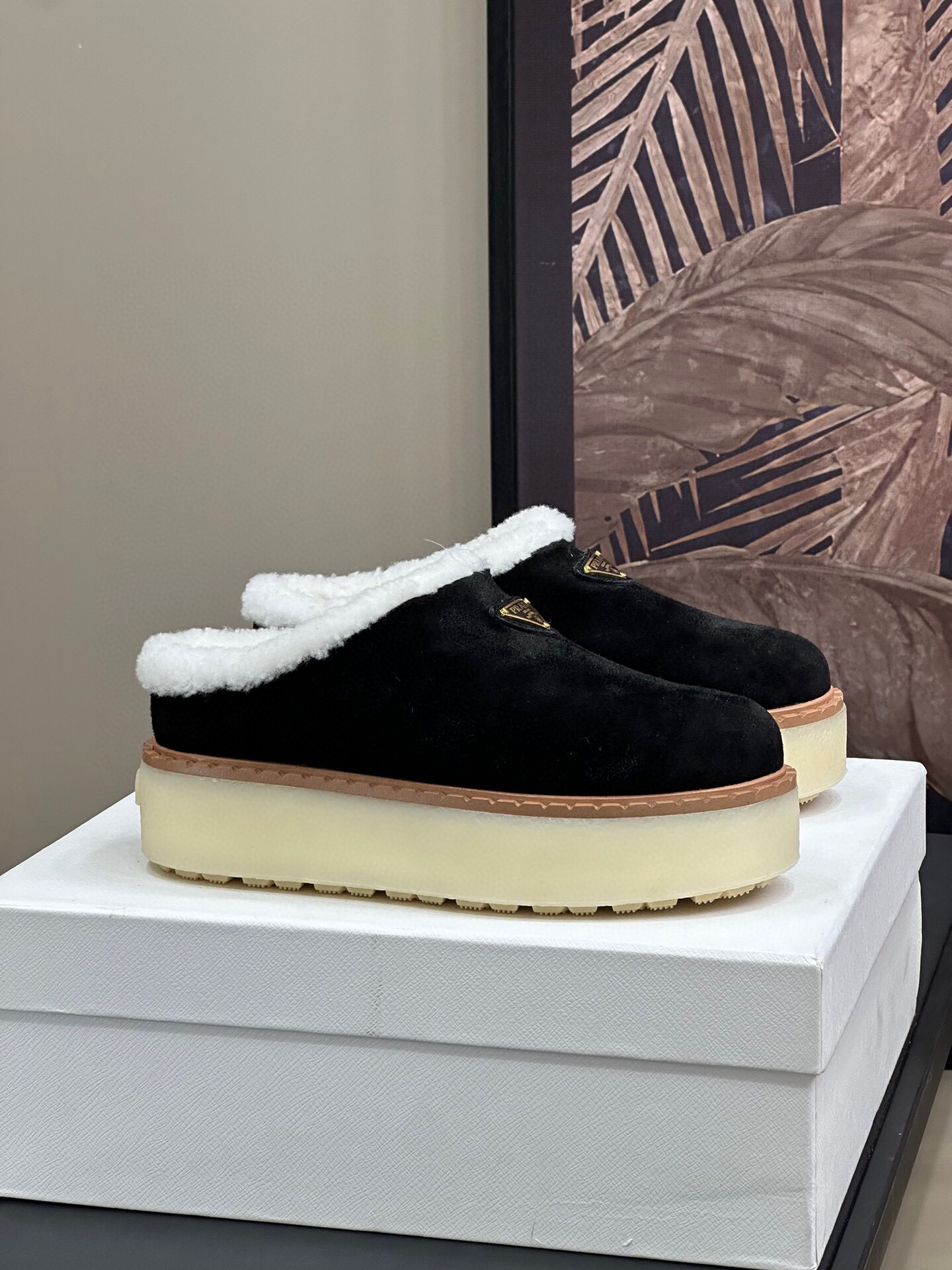 프라다 2024 여성용 스웨이더 슬리퍼 WA45777 DN