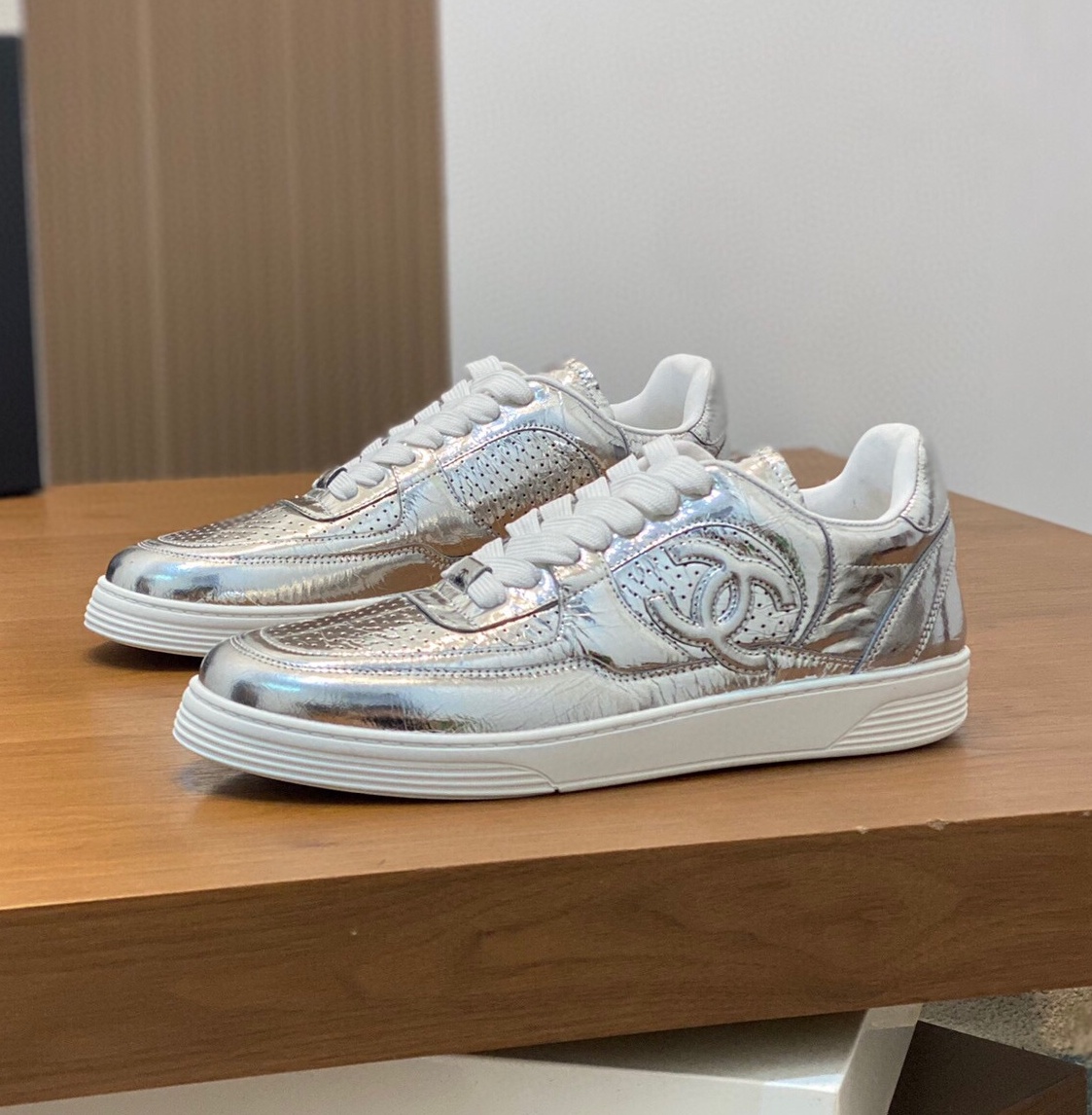 샤넬 2024 남성용 스니커즈 CN044 SH-E