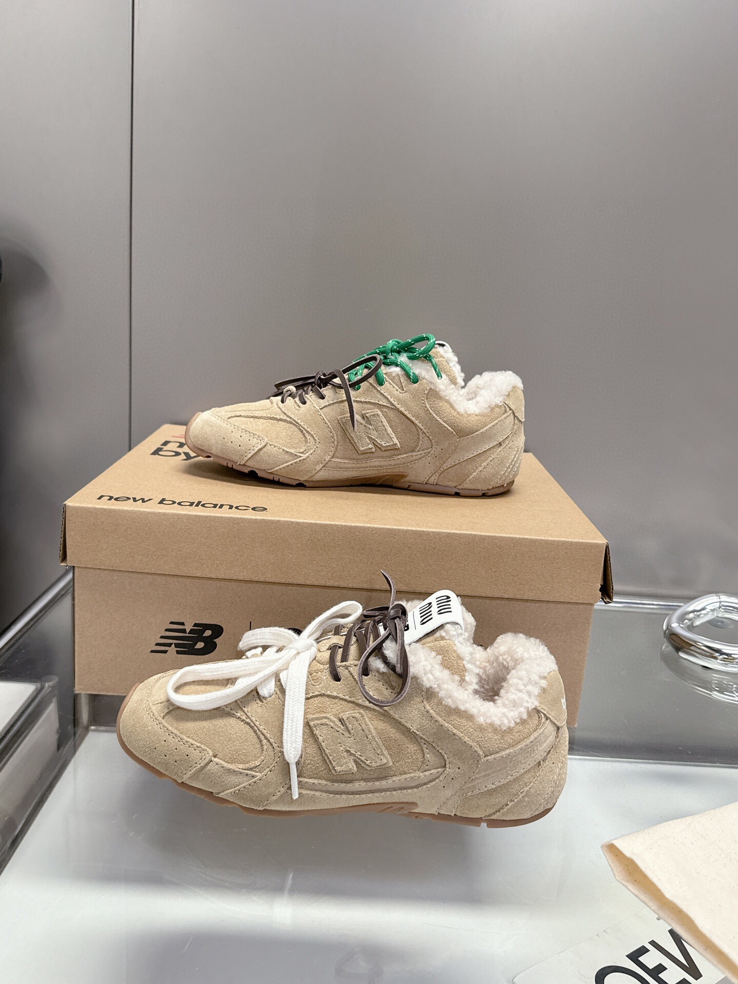 미우미우&뉴발런스 2024 여성용 스니커즈 WA4891 DN