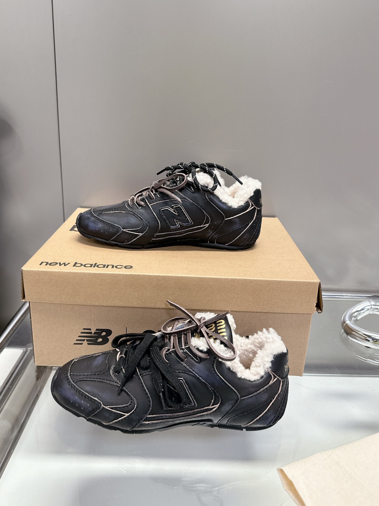 미우미우&뉴발런스 2024 여성용 스니커즈 WA4894 DN