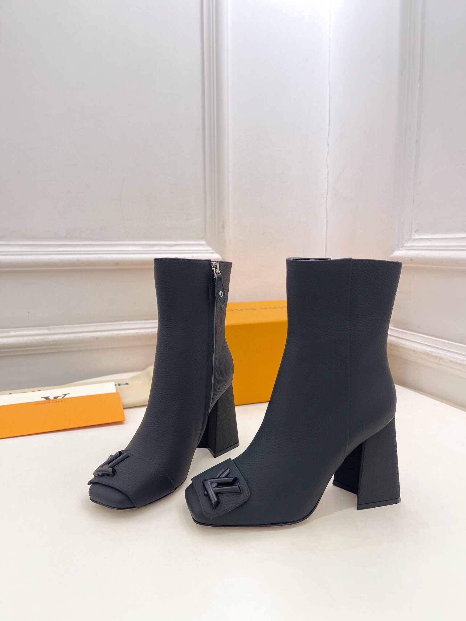 루이비통 2024 여성용 부츠 WA4952 DN