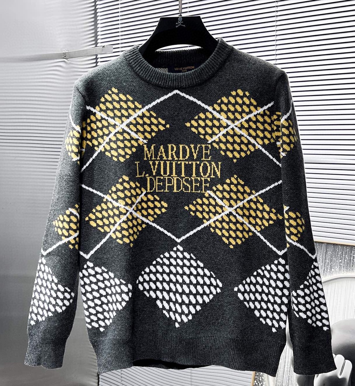 루이비통 2025 남성용 울혼방 풀오버 LV1635 PD