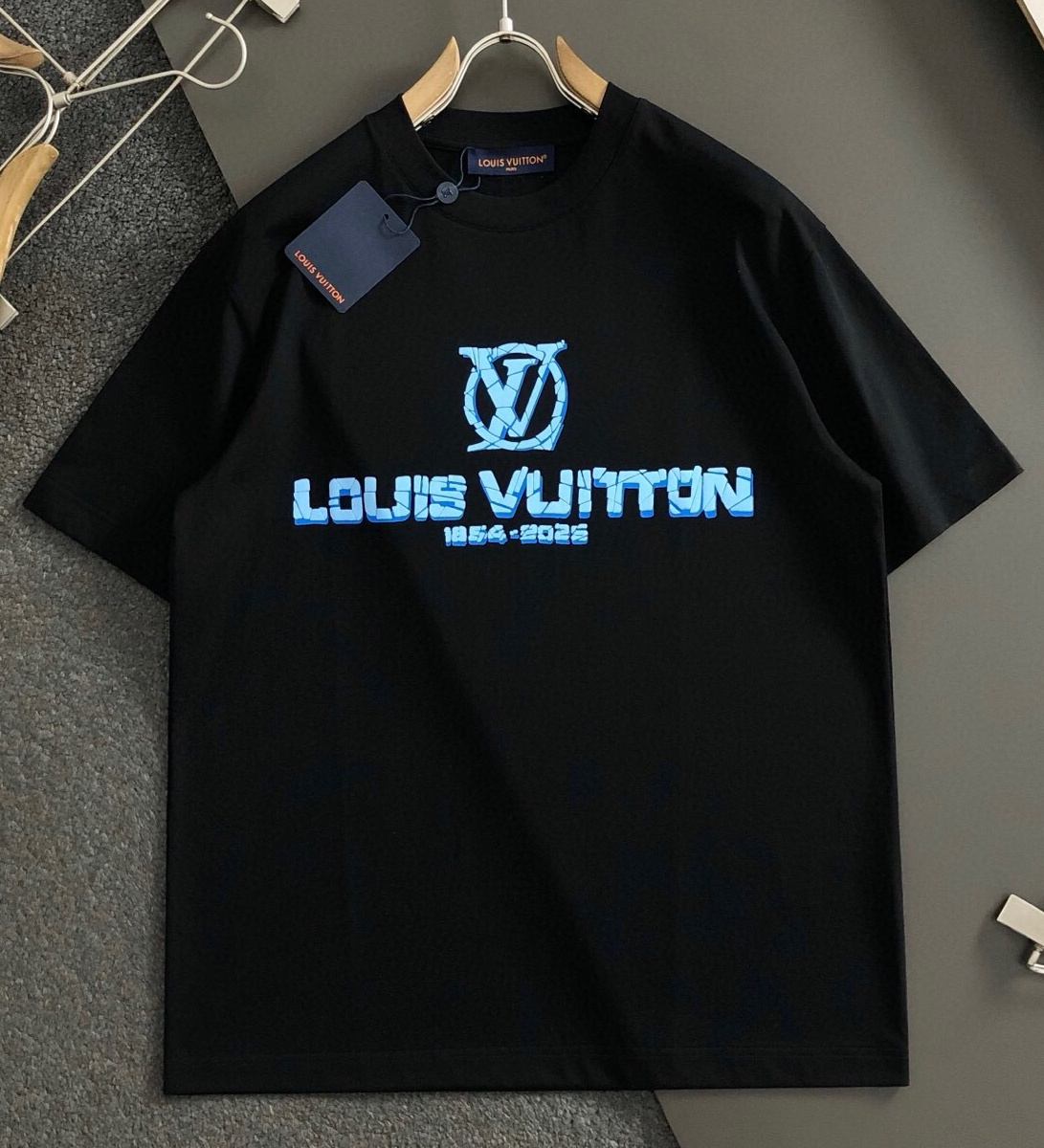 루이비통 2025 남성용 반팔티 LV1681 YB 2컬러