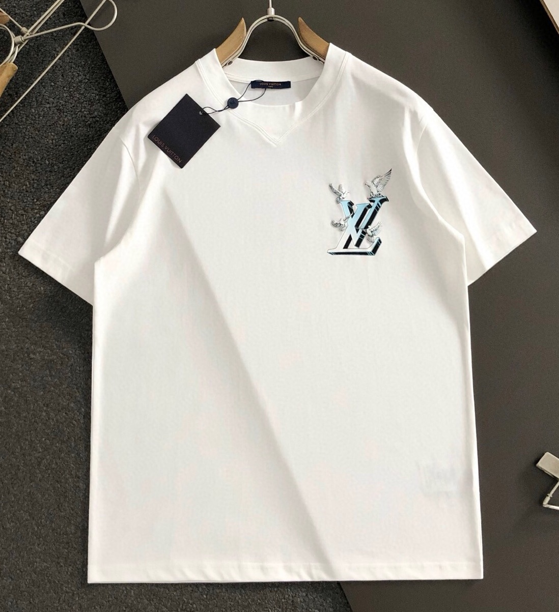 루이비통 2025 남성용 반팔티 LV1683 YB