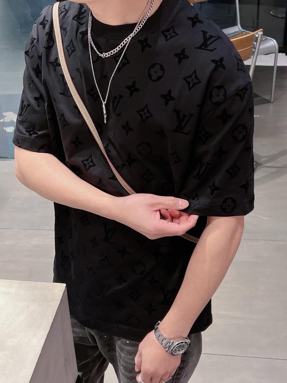 루이비통 2025 남성용 반팔티 LV1716 PD