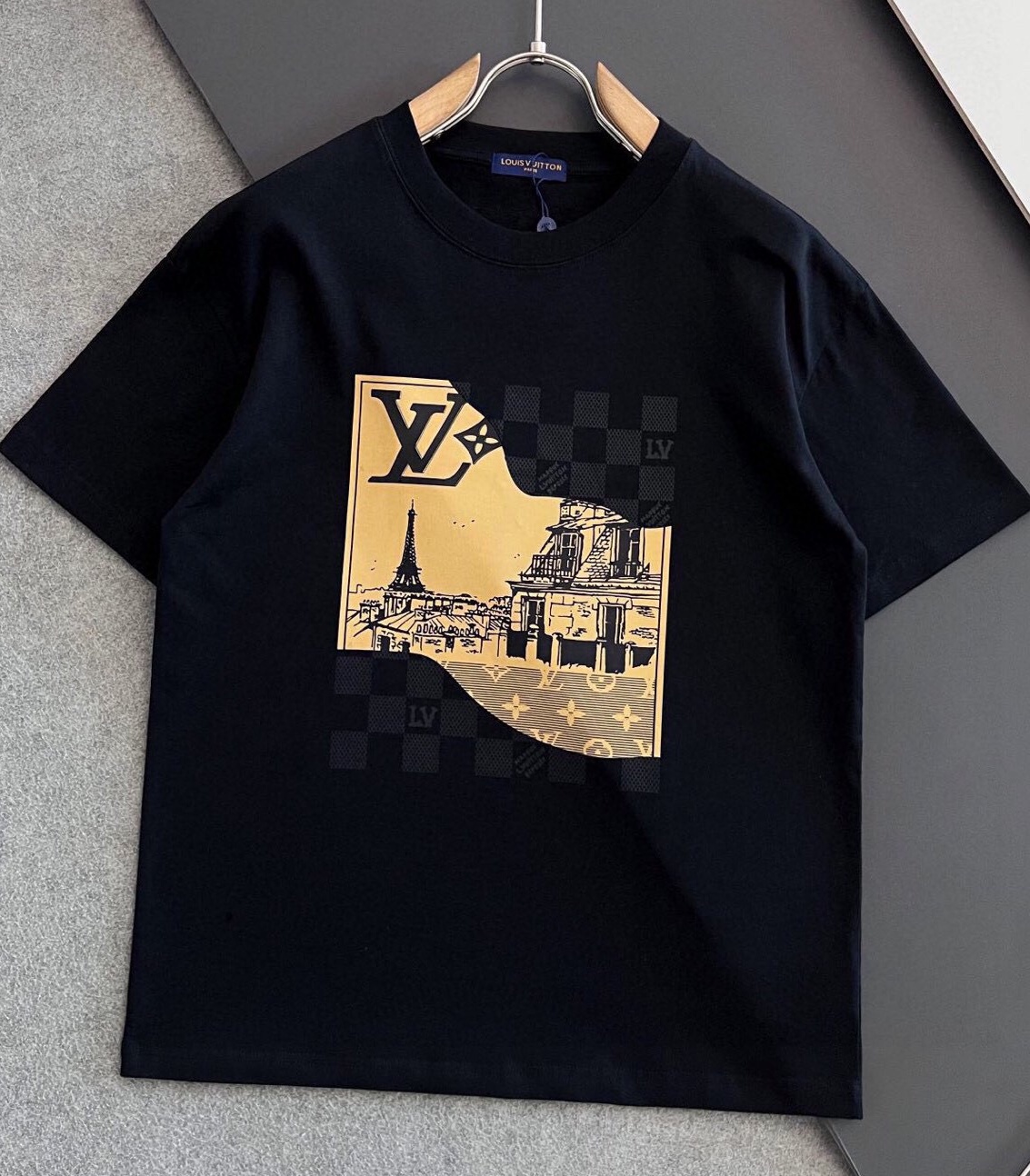 루이비통 2025 남성용 반팔 LV1776 YB