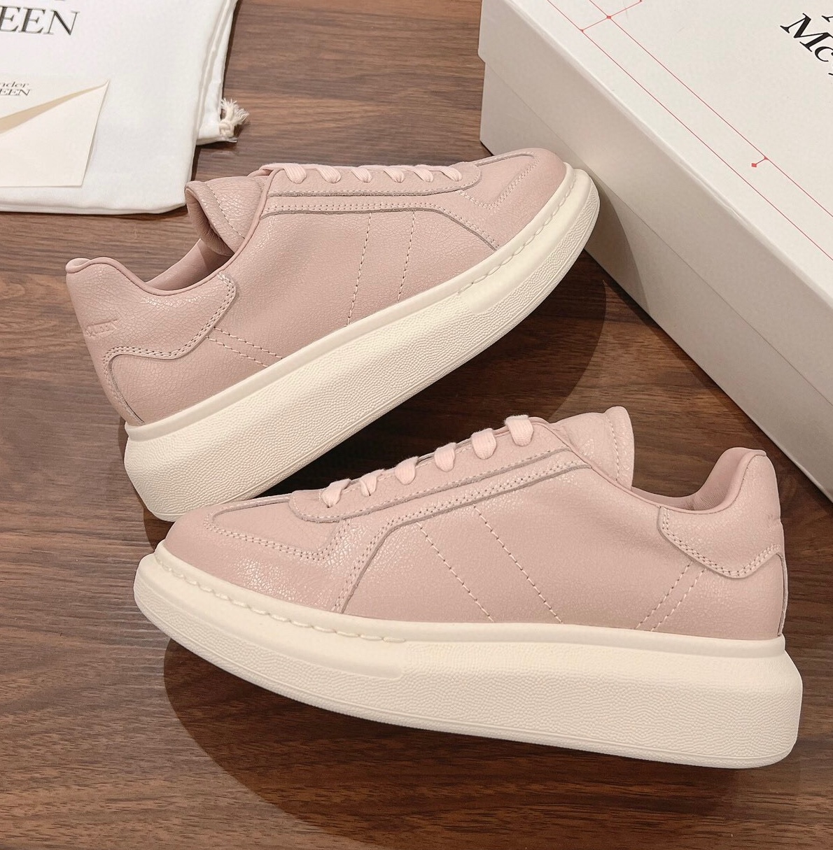 알렉산더 맥퀸 2025 여성용 스니커즈 WA5393 DN