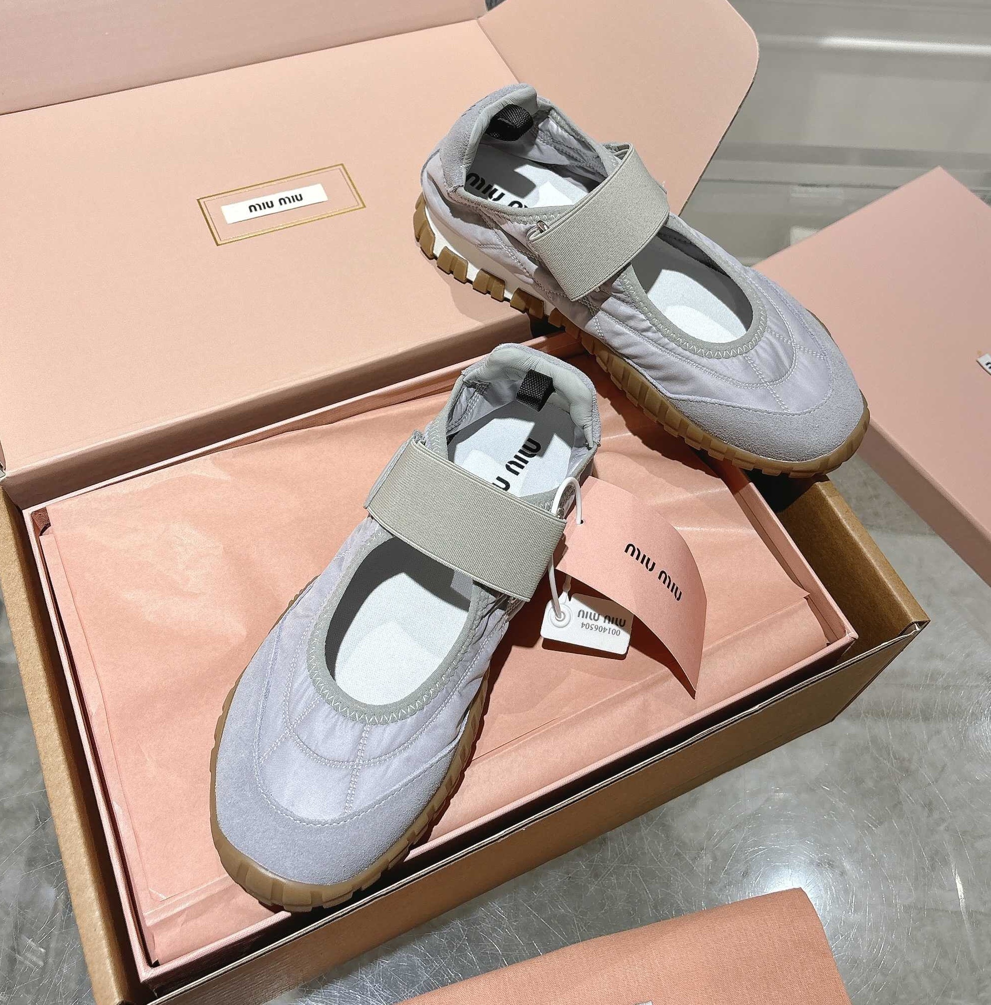 미우미우 2025 여성 플랫슈즈 WA5423 DN