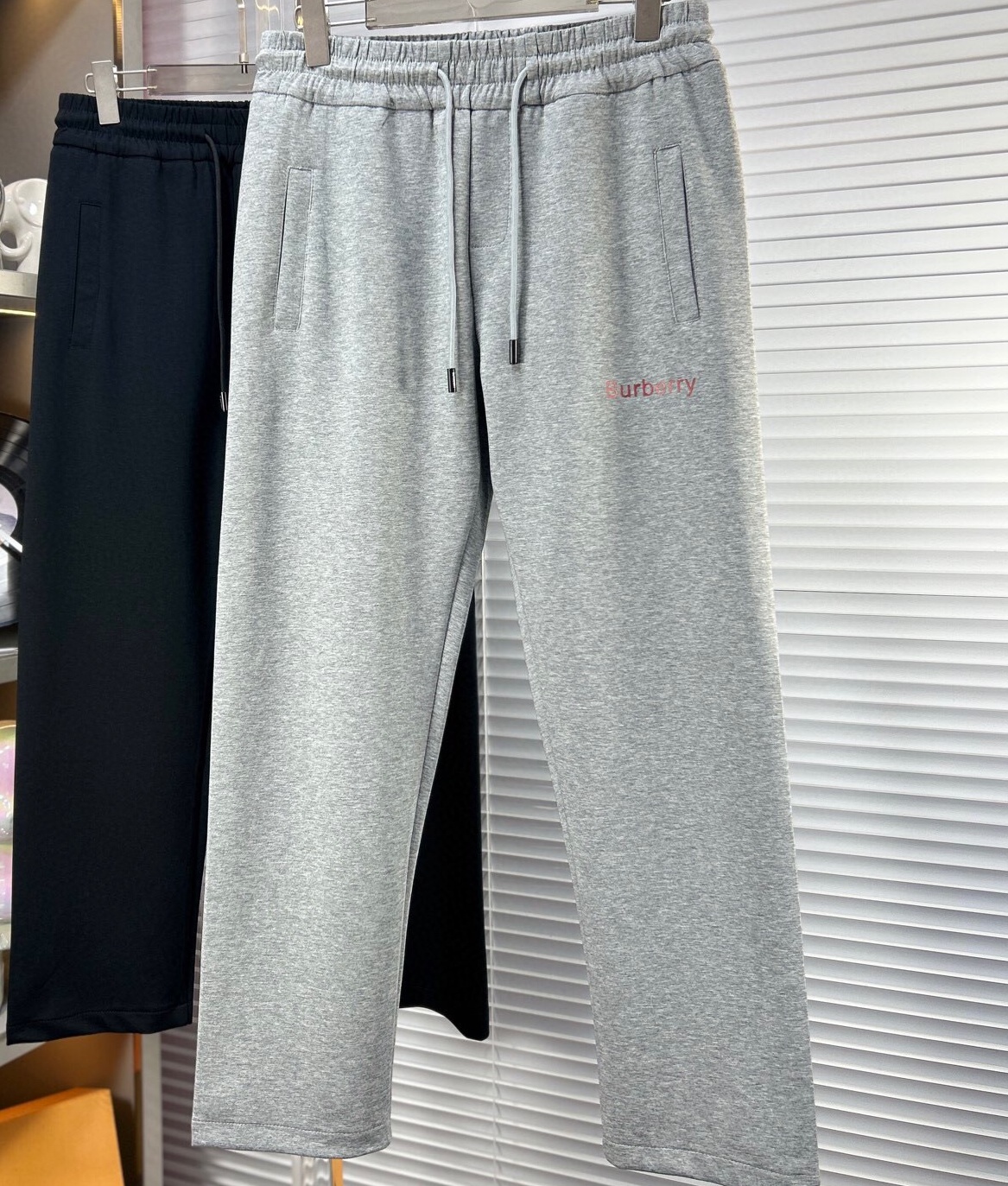 버버리 2025 남성용 바지 BU1220 YB