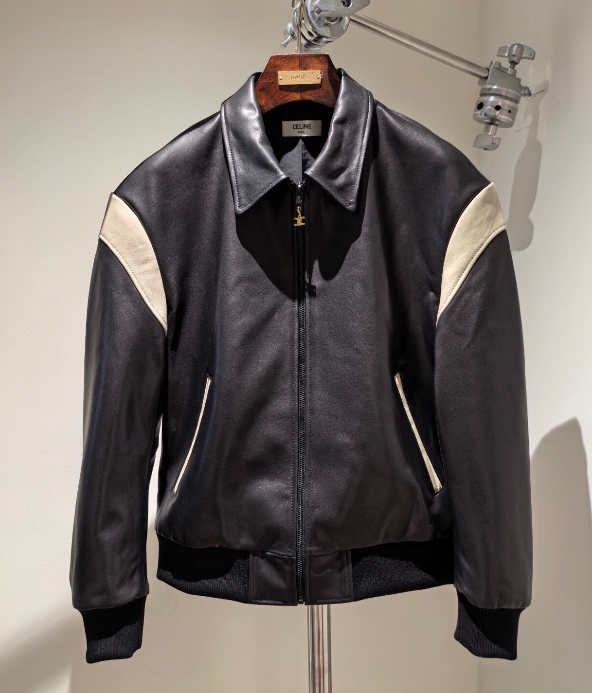 [홍콩명품.CELINE] 셀린느 2025 남성용 양가죽 자켓 CN084 홍콩명품의류,구매대행,온라인명품