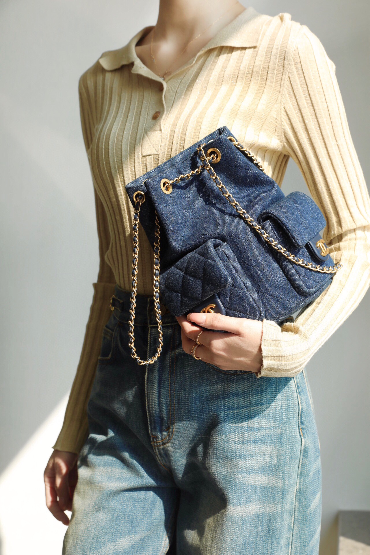 [홍콩명품.CHANEL]샤넬 25C 크루즈 데님 백팩 호보 CC로고 포켓 체인  라이트블루 AS5310