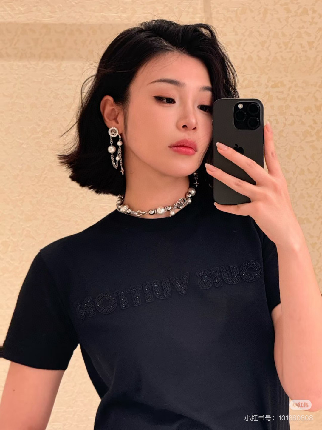 [홍콩명품.Louis Vuitton ] 루이비통 2025 여성용 니트반팔 WA5556 JS-A  2컬러 홍콩명품의류,구매대행,온라인명품