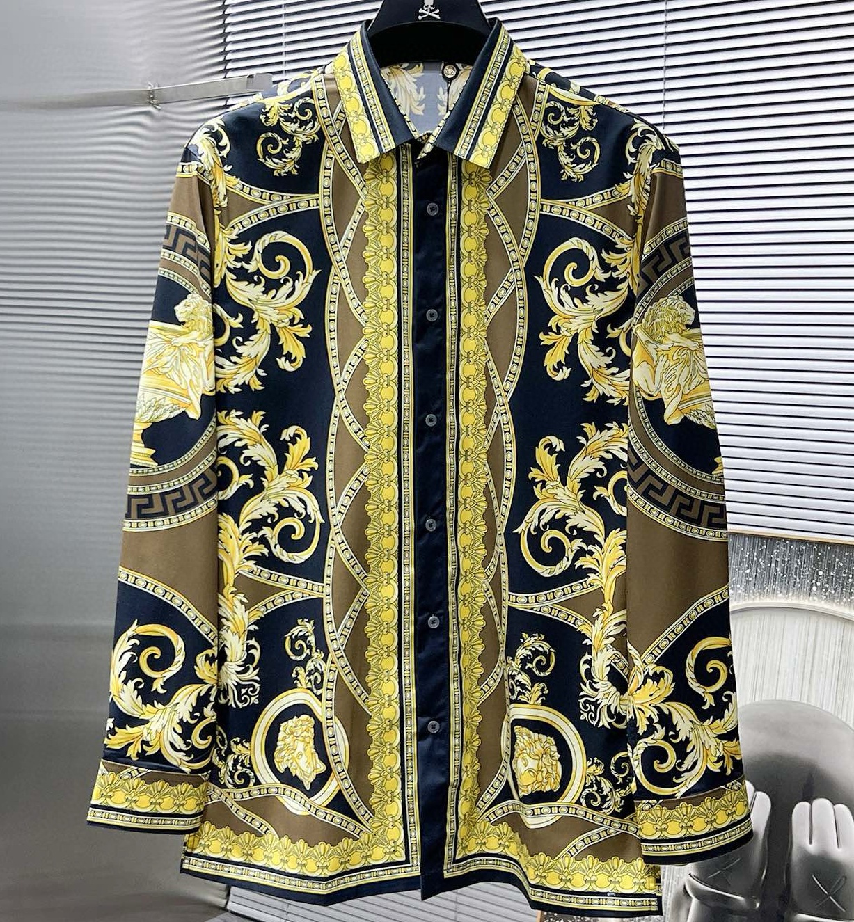 [홍콩명품] 베르사체 2025 남성용 셔츠 VC214 PD 홍콩명품의류,구매대행,온라인명품