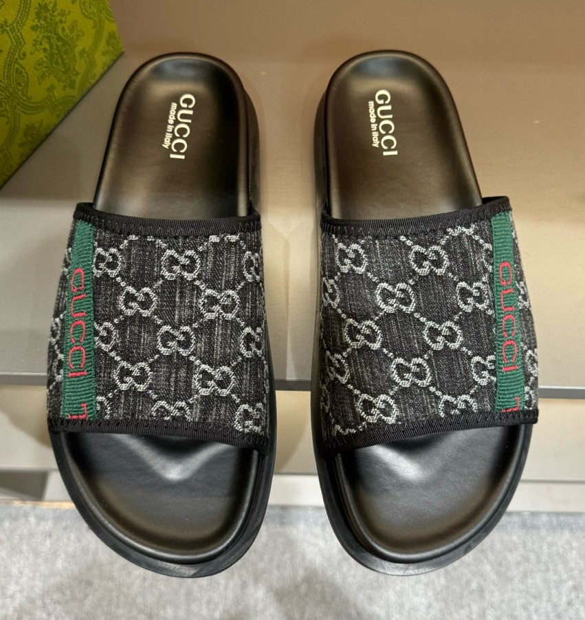 [홍콩명품.GUCCI] 구찌 2025 남성용 슬리퍼 GC245 SH-E 홍콩명품의류,구매대행,온라인명품