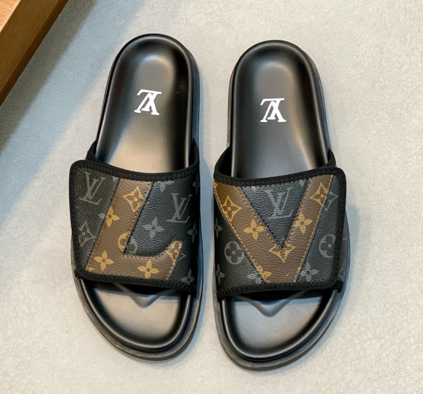 [홍콩명품.Louis Vuitton] 루이비통 2025 남성용 슬리퍼 LV761 SH-E 홍콩명품의류,구매대행,온라인명품