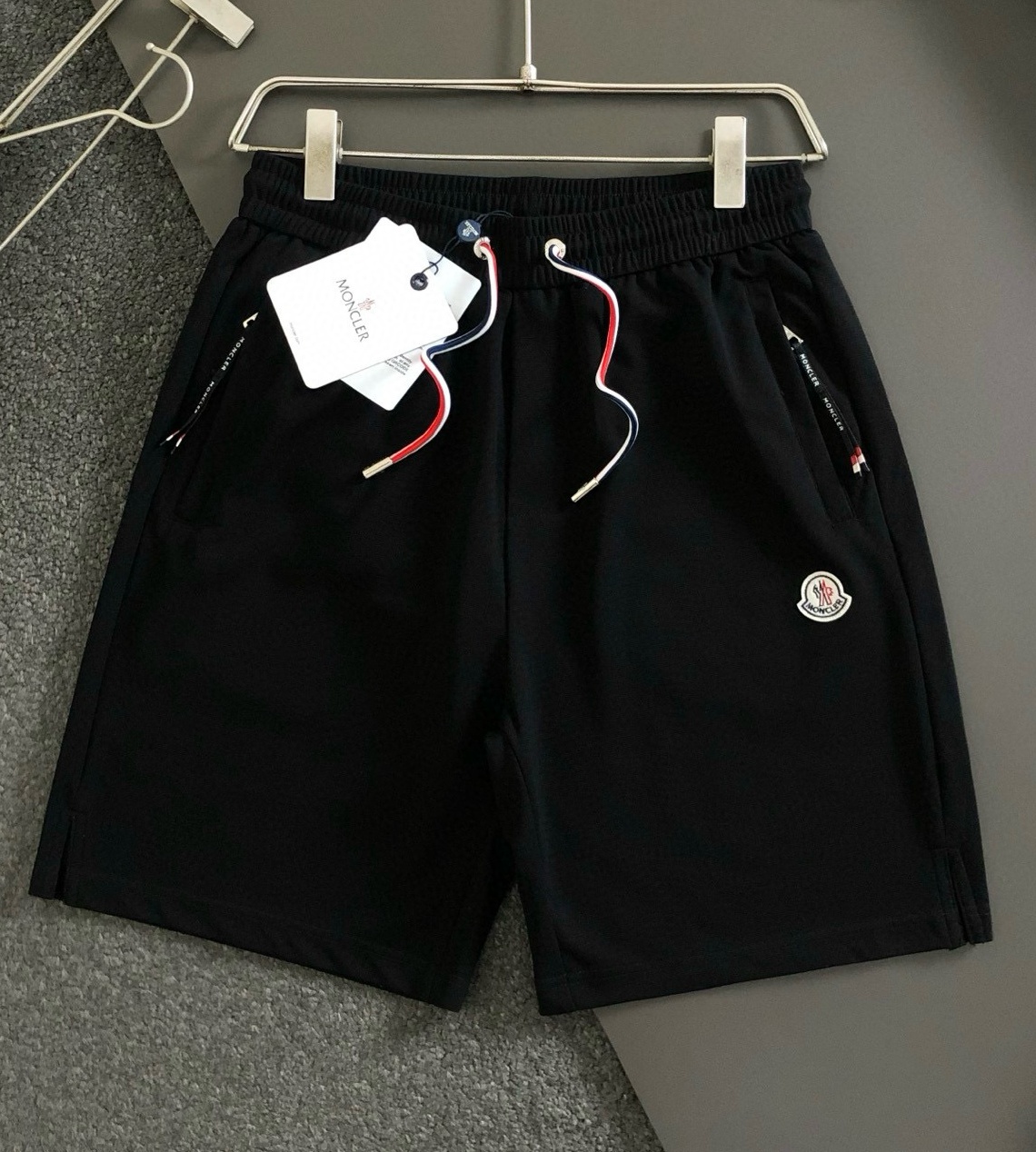 [홍콩명품.MONCLER] 몽클레어 2025 남성용 반바지 MQ1292 yb 홍콩명품의류,구매대행,온라인명품