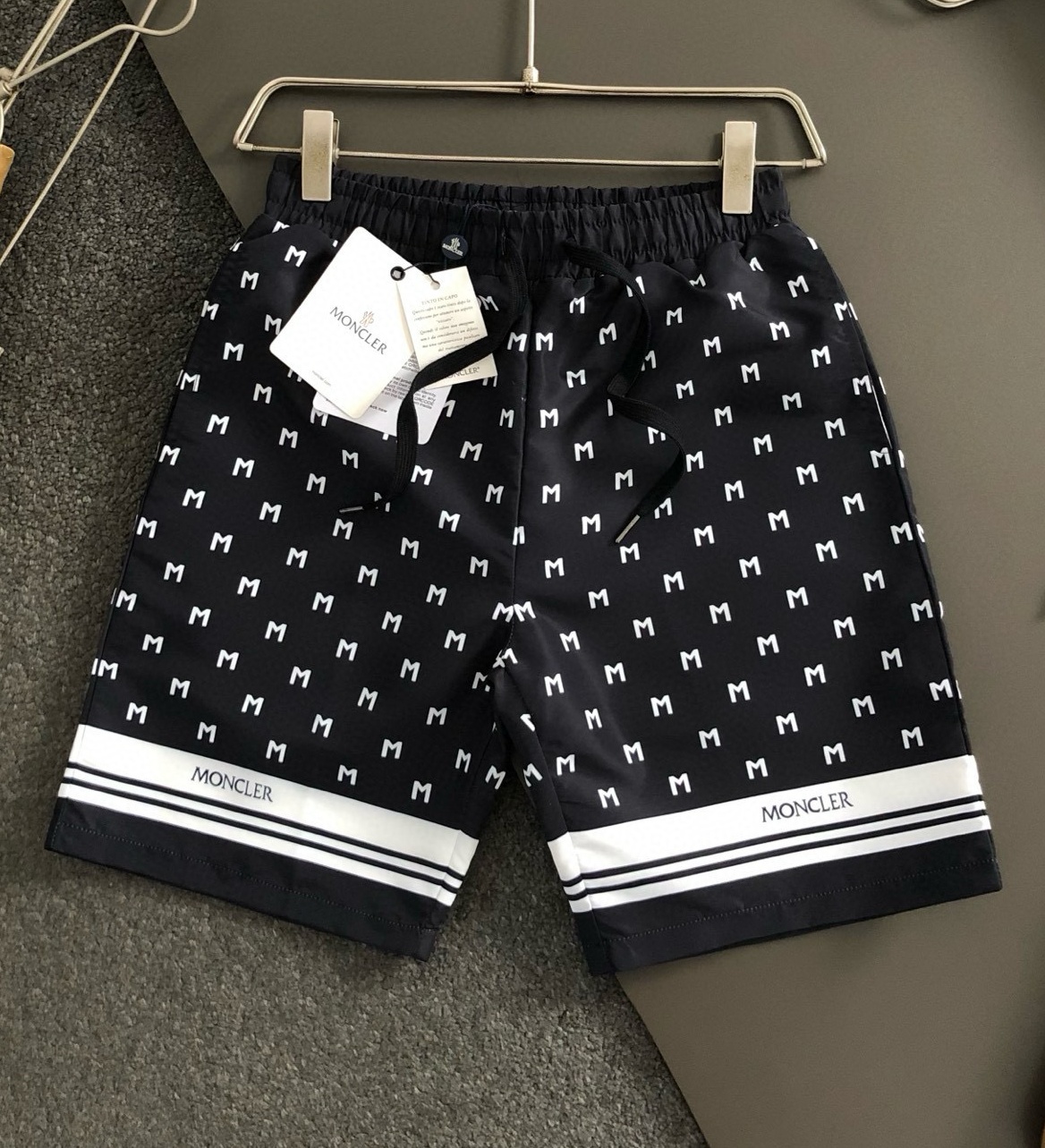 [홍콩명품.MONCLER] 몽클레어 2025 남성용 반바지 MQ1296 YB 홍콩명품의류,구매대행,온라인명품