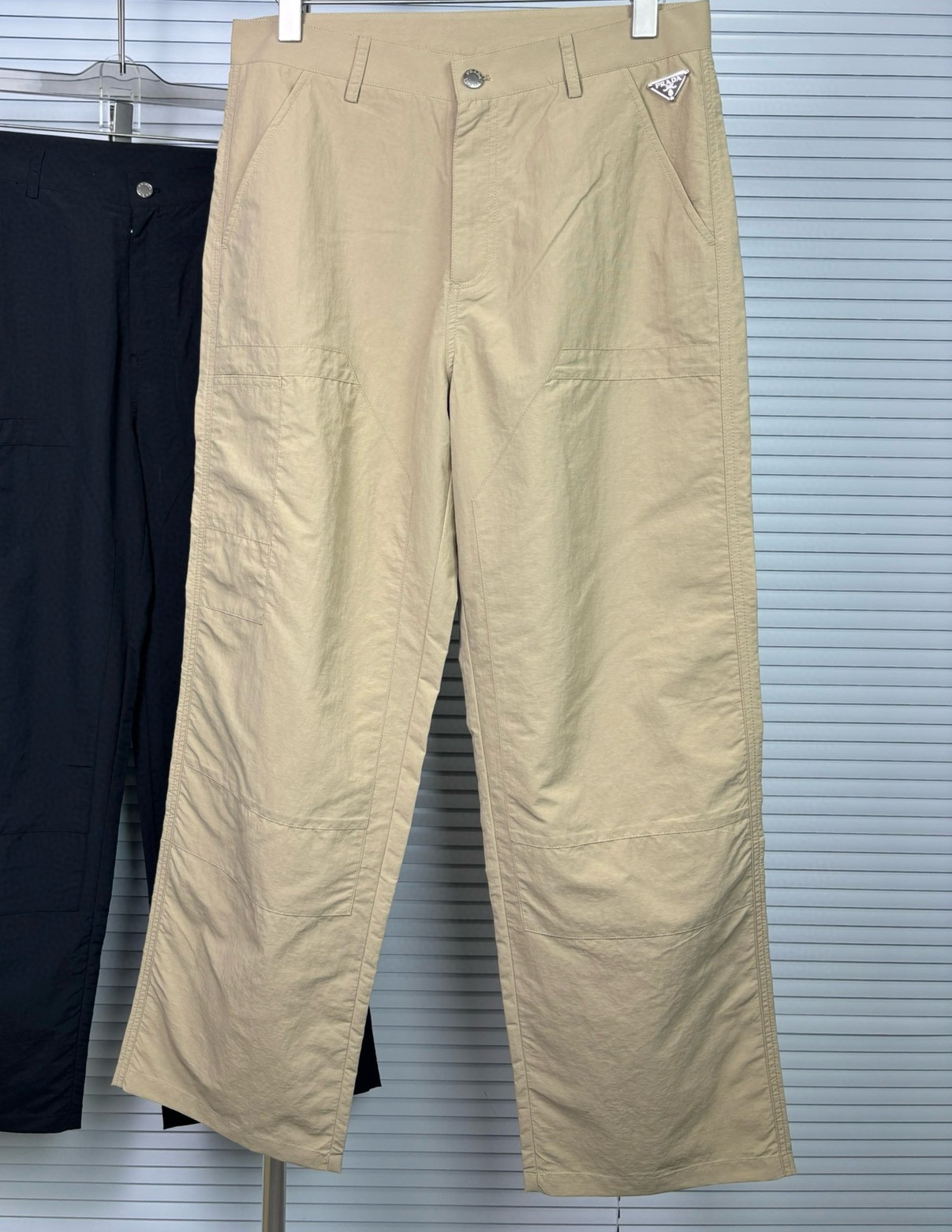 [홍콩명품.PRADA] 프라다 2025 남성용 바지 PD1337 PD 홍콩명품의류,구매대행,온라인명품