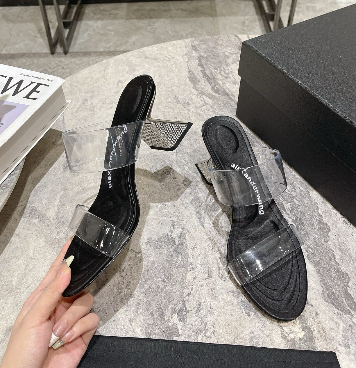 [홍콩명품.ALEXANDER WANG] 알렉산더 왕 2025 여성용 슬리퍼 WA5656 JS-A 홍콩명품의류,구매대행,온라인명품